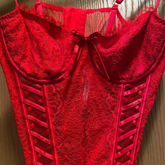 Victoria Secret Lingerie Bustier Large Corset Red Lace Sheer Boned Underwire - Picture 2 of 5
